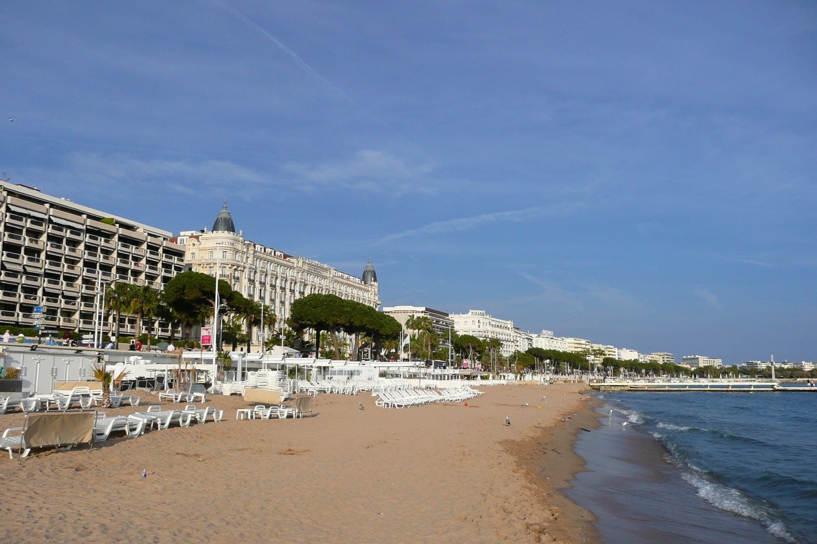S’adapter au temps sur les plages de Cannes