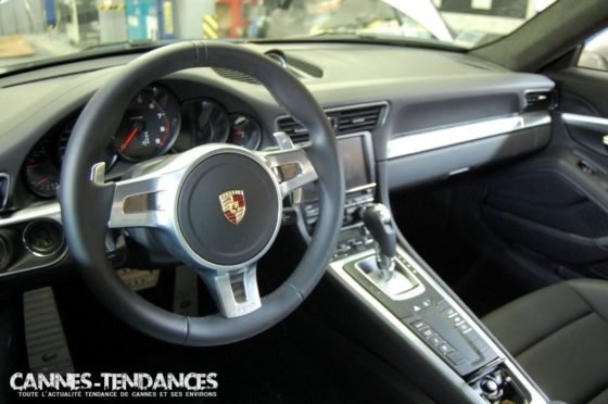 Intérieur sportif et classe de la nouvelle Porsche 911
