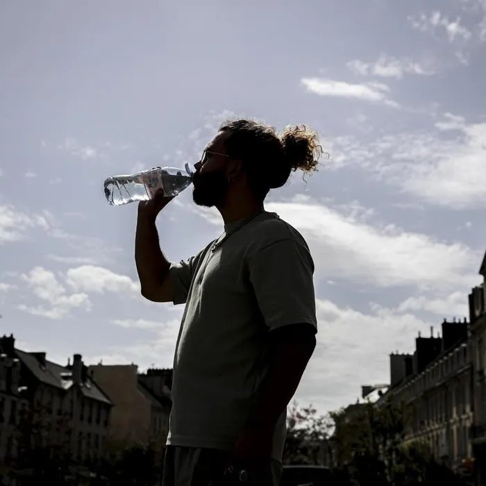 Canicule : la baisse des températures se poursuit, 28 départements maintenus en vigilance orange (Ouest-France)