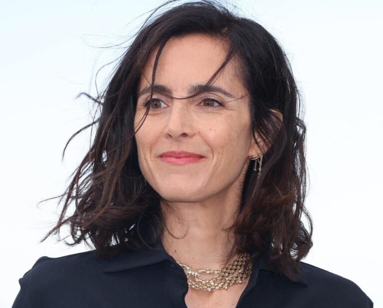 L’ascension express de la réalisatrice royannaise Charline Bourgeois-Tacquet passe par Royan samedi 5 septembre où elle présentera son film « La vie d’une femme »