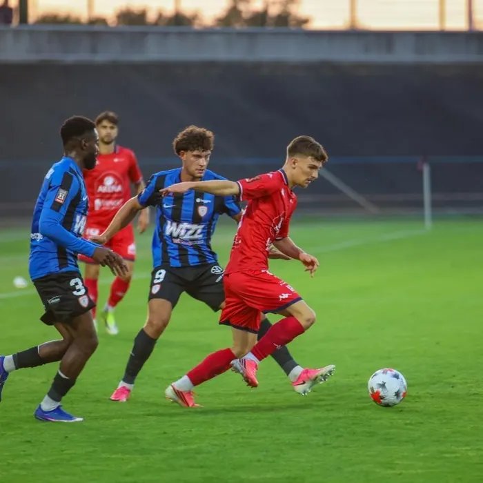 Ligue 3. « On prend plaisir sur le terrain » : séduisant et invaincu, le Vendée FC La Roche prouve qu’il est à sa place (Ouest-France)