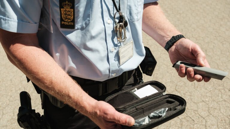 « Un fléau » : Cannes dote sa police municipale de détecteurs de protoxyde d’azote, une première en France