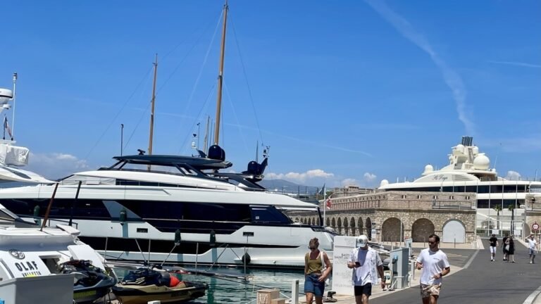 Au Cannes Yachting Festival, les professionnels alertent sur les difficultés de navigation en Méditerranée