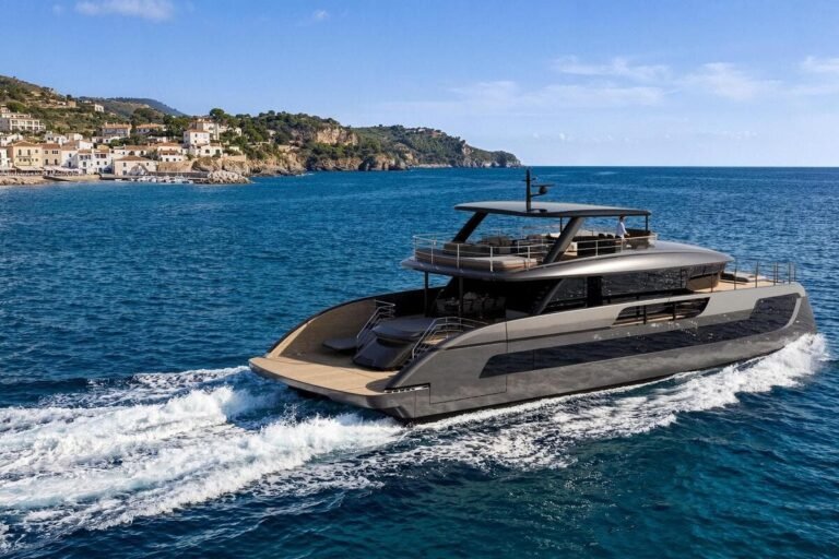 Géants des mers, star du tennis, bateau « caméléon » et « villas flottantes » : notre guide insolite du Cannes Yachting festival qui se poursuit jusqu’au dimanche