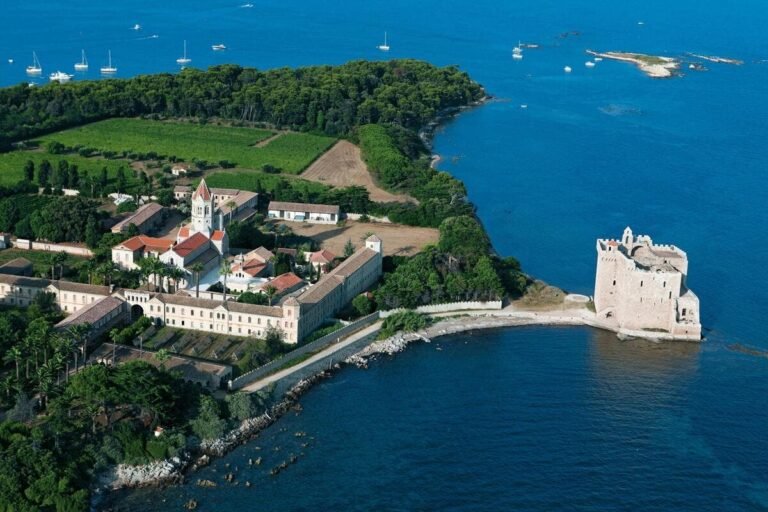 Journées du patrimoine : en rejoignant les îles de Lérins, faites une virée historique au large de Cannes