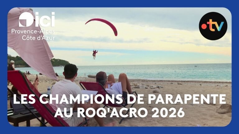 Des champions de voltige en parapente au-dessus de la Méditerranée, c’est le Roq’Acro 2026